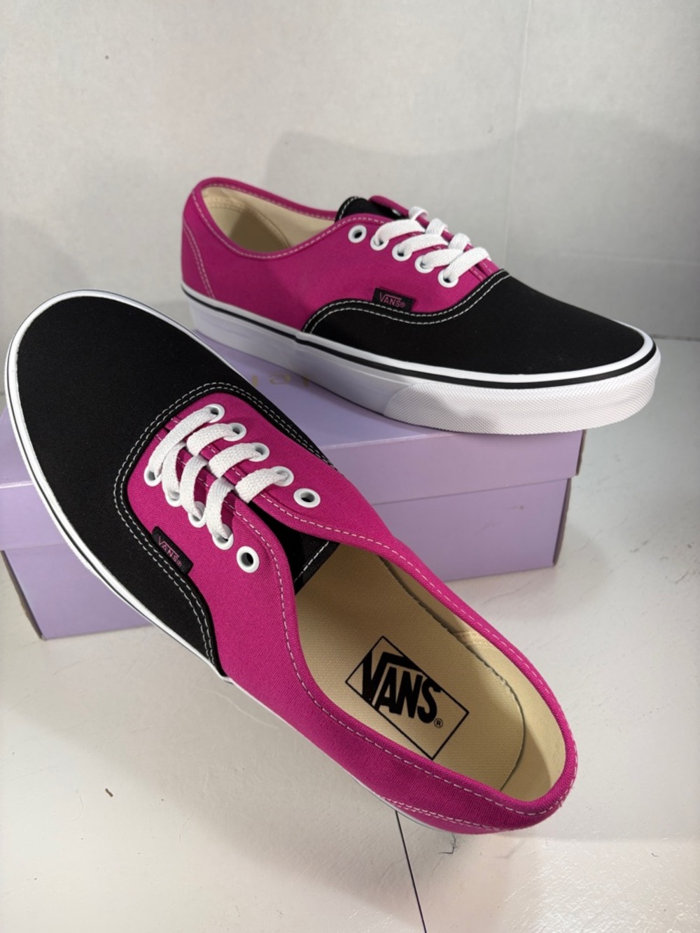 NWT Vans Authentic Low Top Sneakers in Pink and Black Men’s 10.5 - Picture 10 of 10